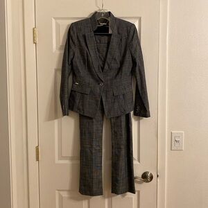 White Houseuse Black Market New with Tags.